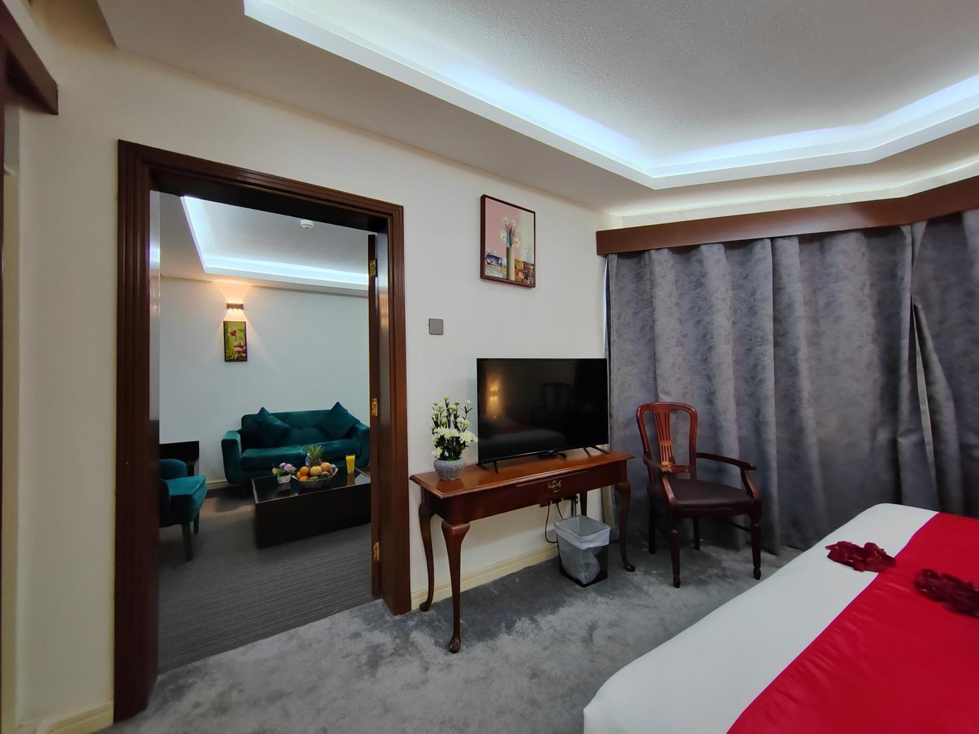 Le Paradise Palace Hotel Dubai Bagian luar foto