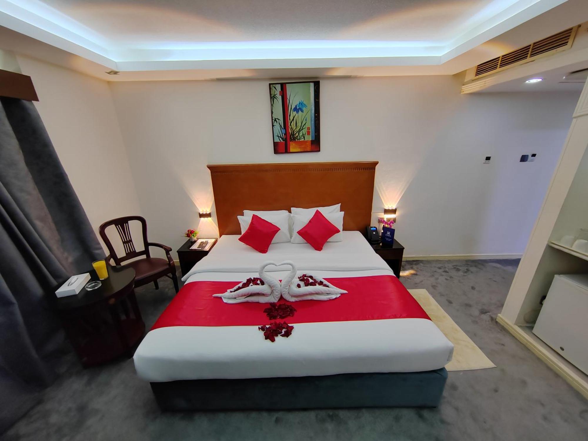 Le Paradise Palace Hotel Dubai Bagian luar foto