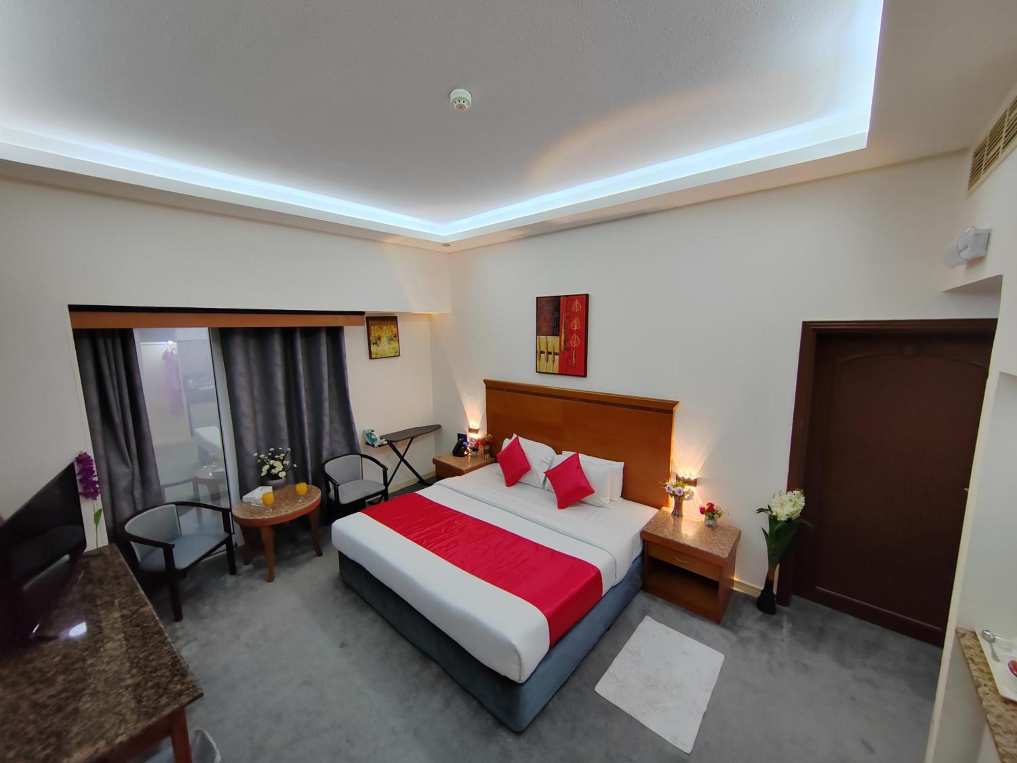 Le Paradise Palace Hotel Dubai Bagian luar foto