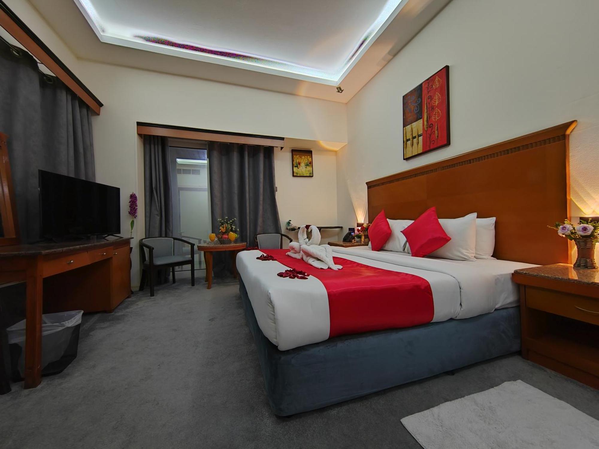 Le Paradise Palace Hotel Dubai Bagian luar foto