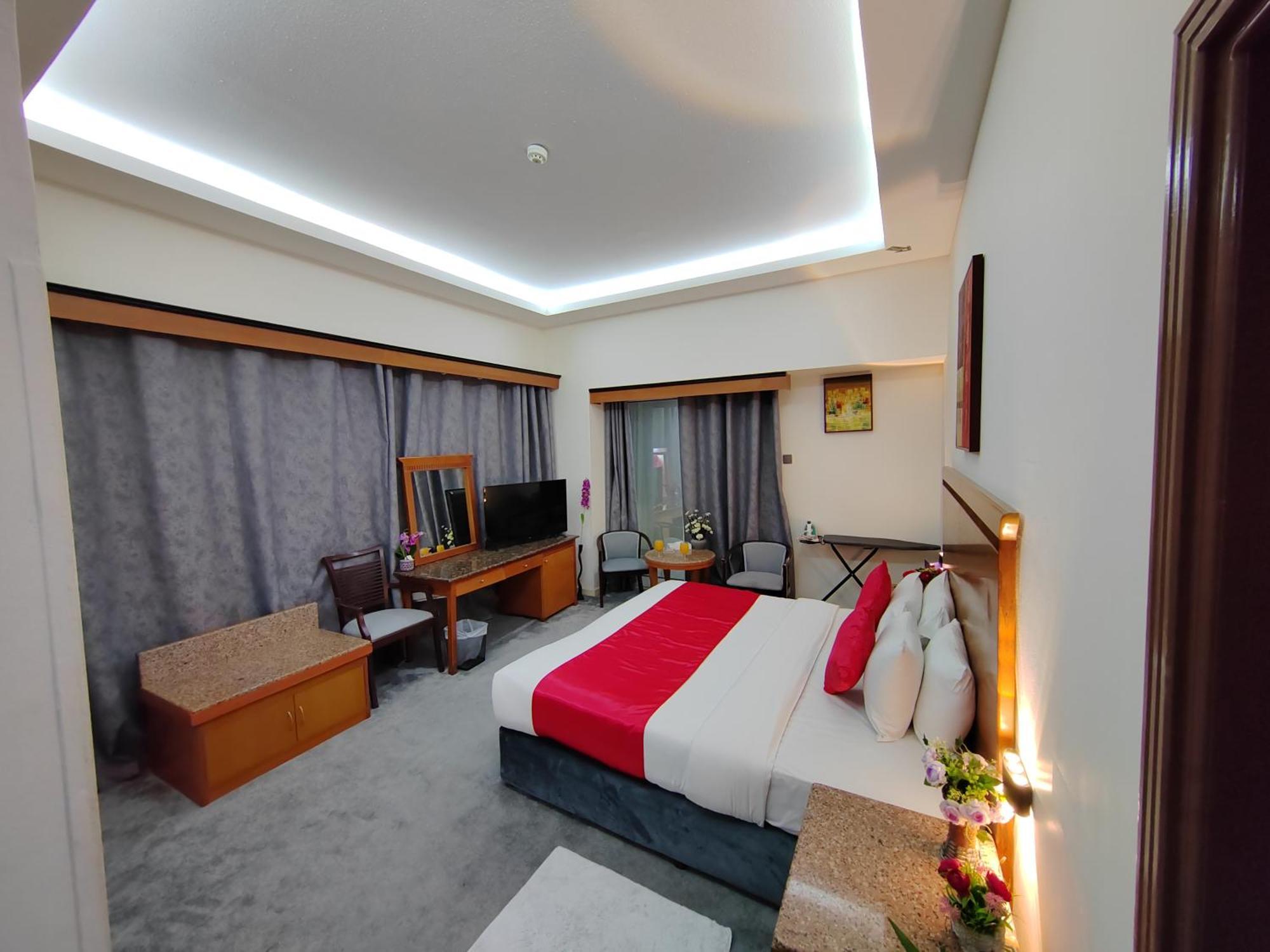 Le Paradise Palace Hotel Dubai Bagian luar foto