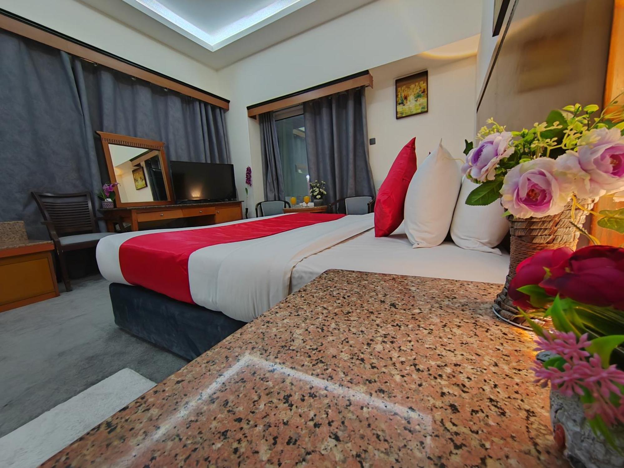 Le Paradise Palace Hotel Dubai Bagian luar foto
