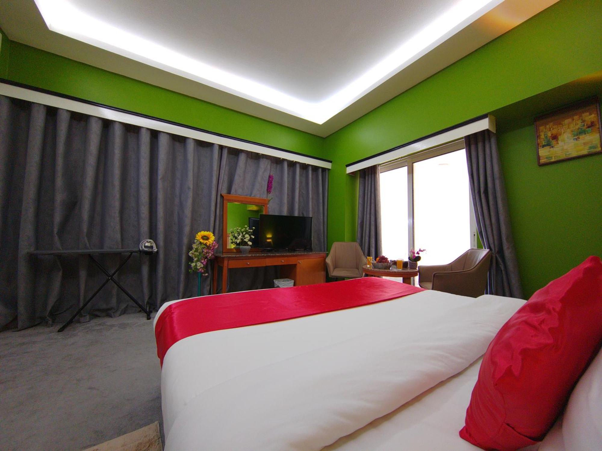 Le Paradise Palace Hotel Dubai Bagian luar foto