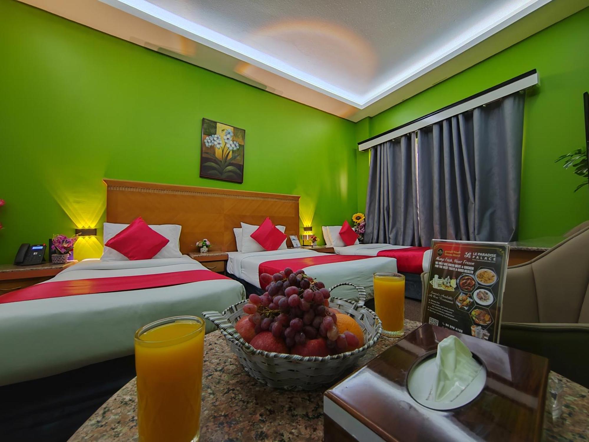 Le Paradise Palace Hotel Dubai Bagian luar foto