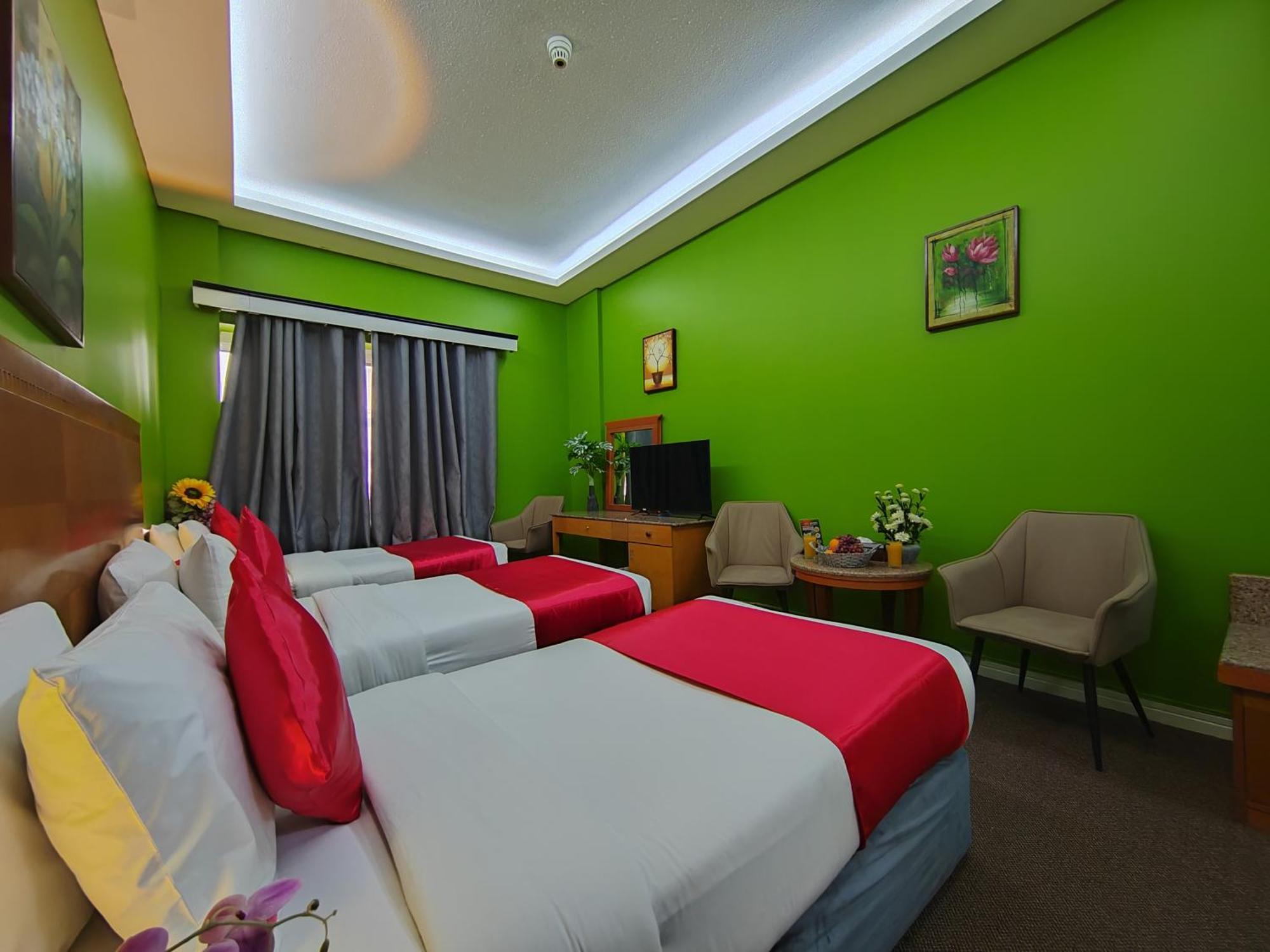 Le Paradise Palace Hotel Dubai Bagian luar foto