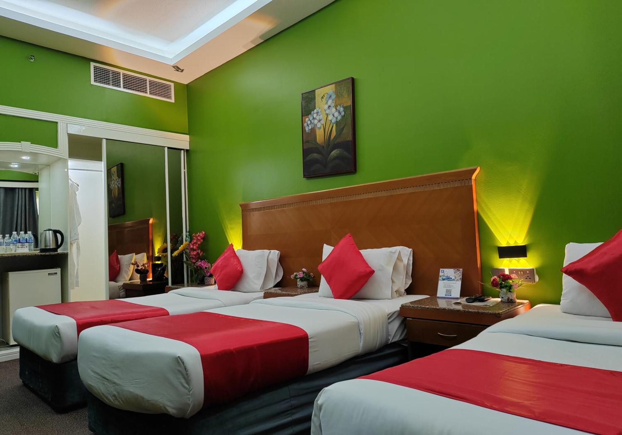 Le Paradise Palace Hotel Dubai Bagian luar foto