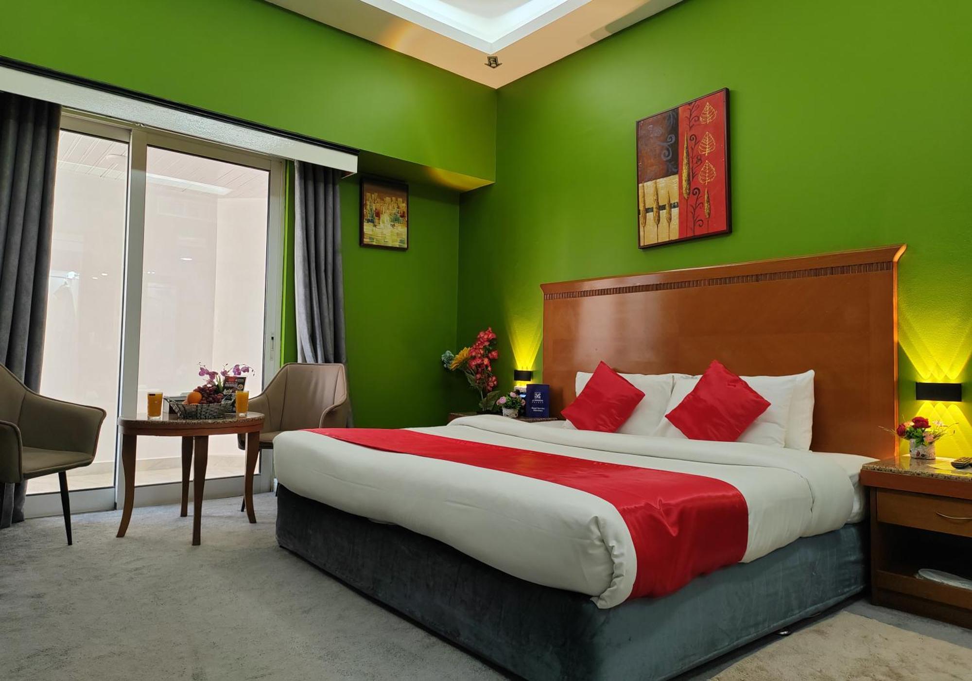 Le Paradise Palace Hotel Dubai Bagian luar foto