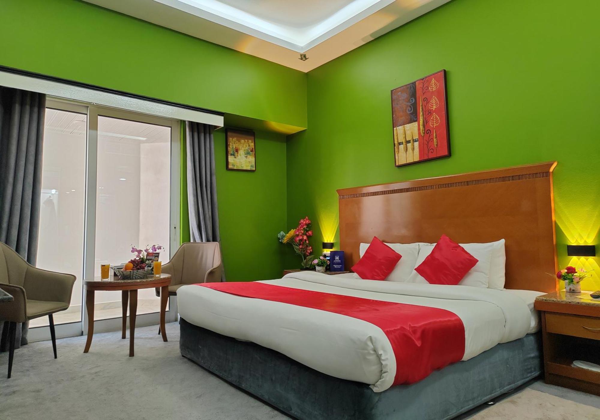 Le Paradise Palace Hotel Dubai Bagian luar foto