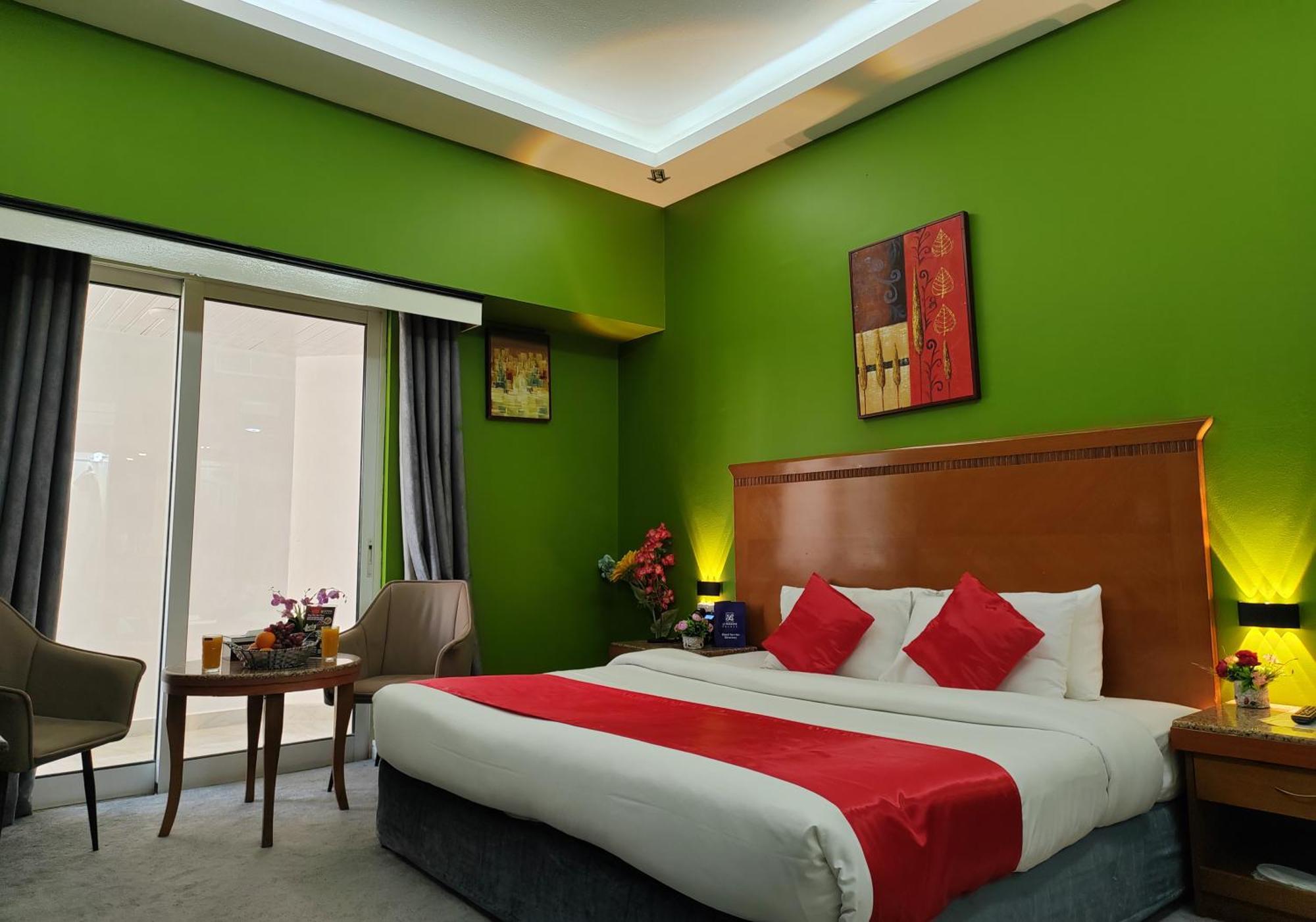 Le Paradise Palace Hotel Dubai Bagian luar foto